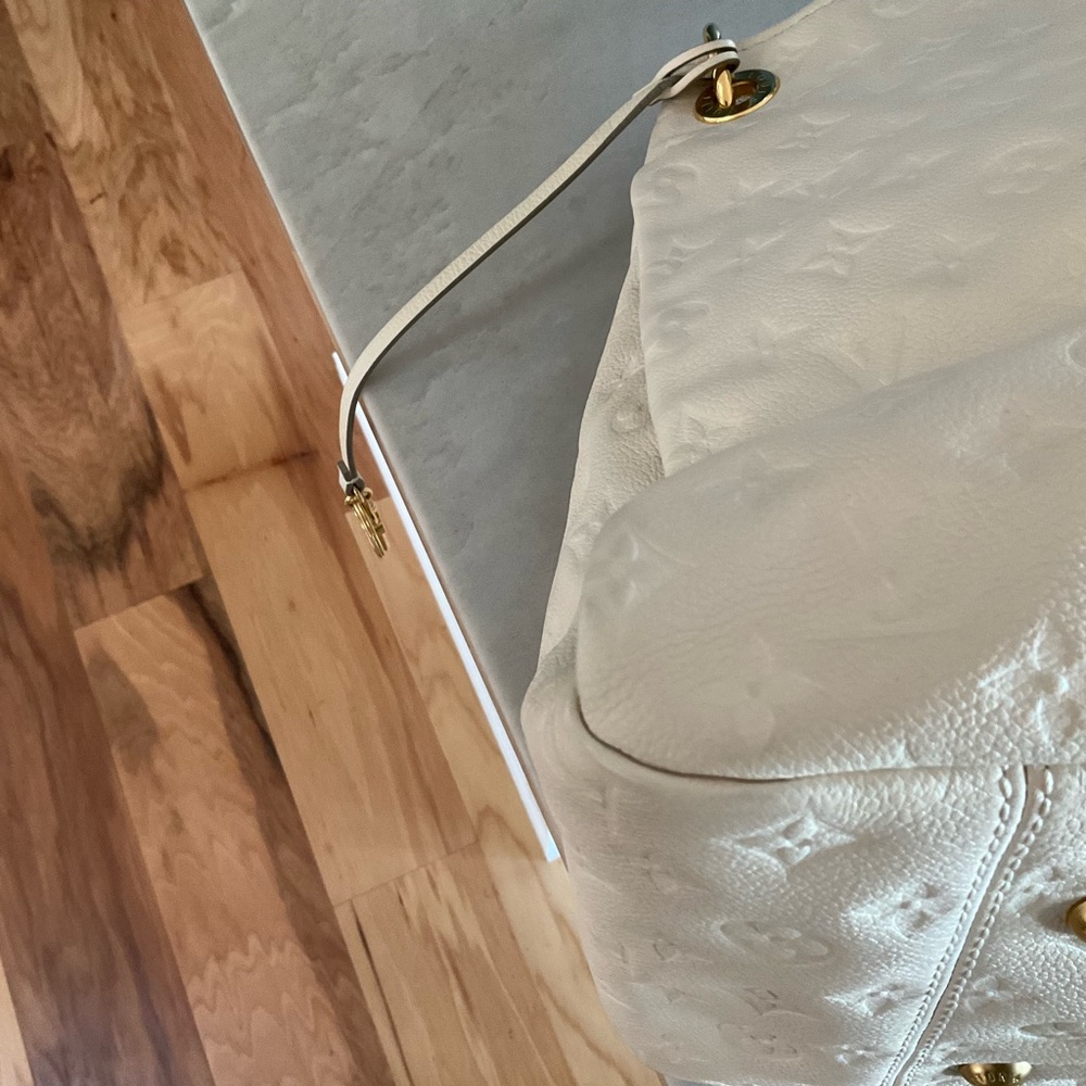 SOLD Amazing Louis Vuitton Artsy MM Cream - Picture 7 of 16
